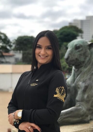 Dra. Isabela Pezenti